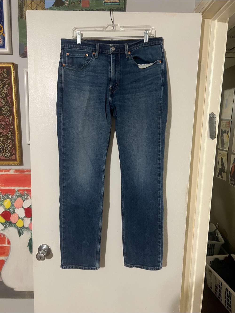 Levi’s 514 straight leg men’s denim blue jeans